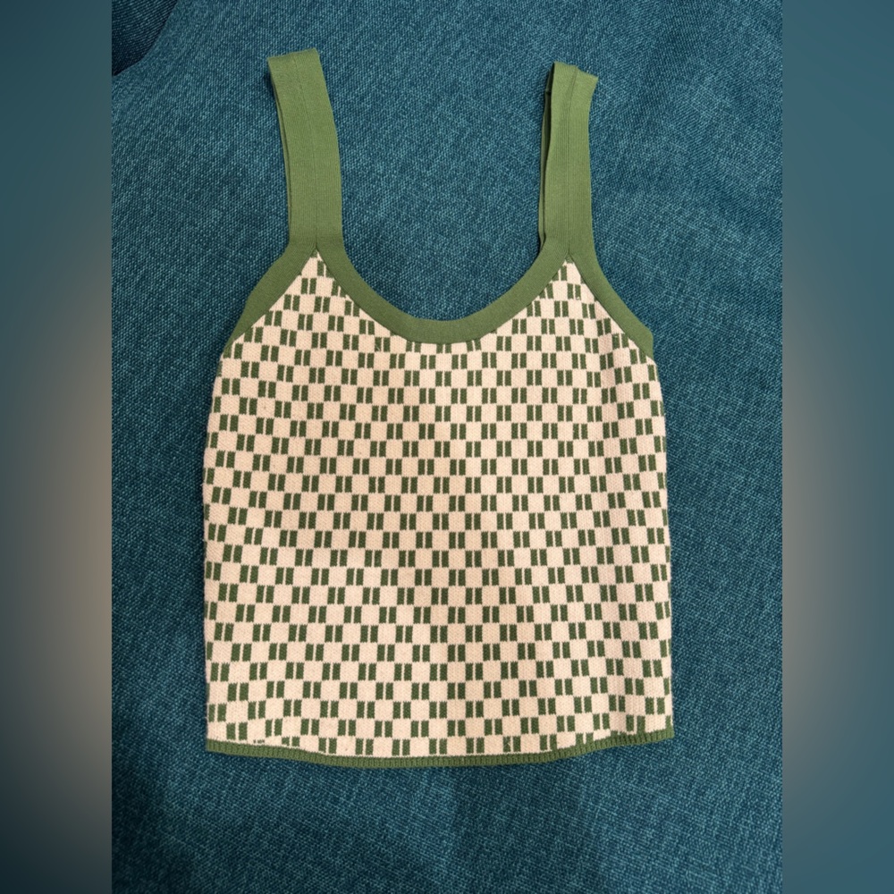 NWOT Abercrombie & Fitch Green and Cream Sweater Knit Tank Top
